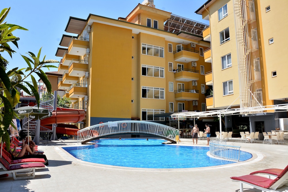 Rose Garden Apart Hotel - Image 10