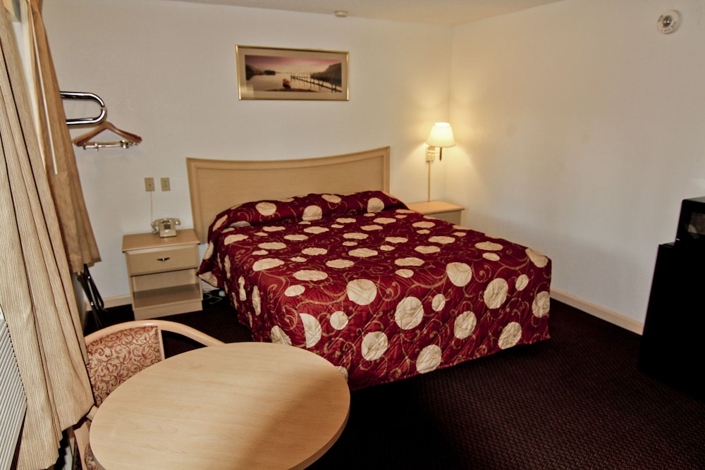 Lake Tahoe Vacations - National 9 Inn - Property Image 11