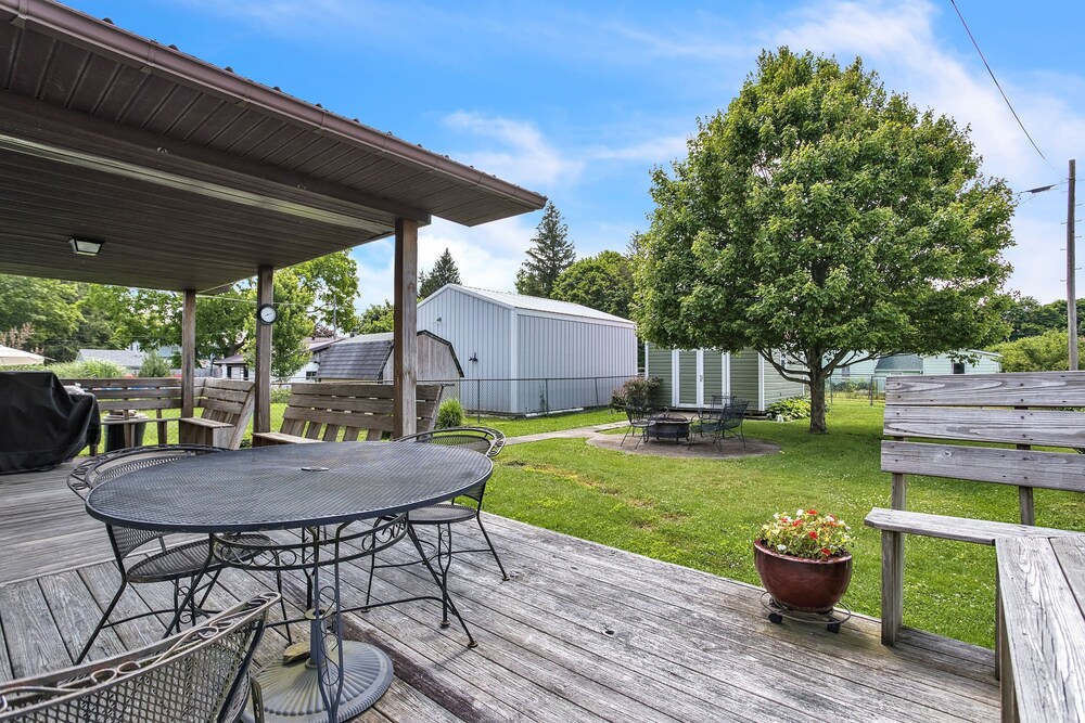 Home Port - Spacious Retreat In Prime Location 4 Bedroom Home