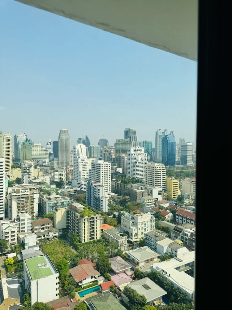 Direct Rooms at Omni Complex Nana