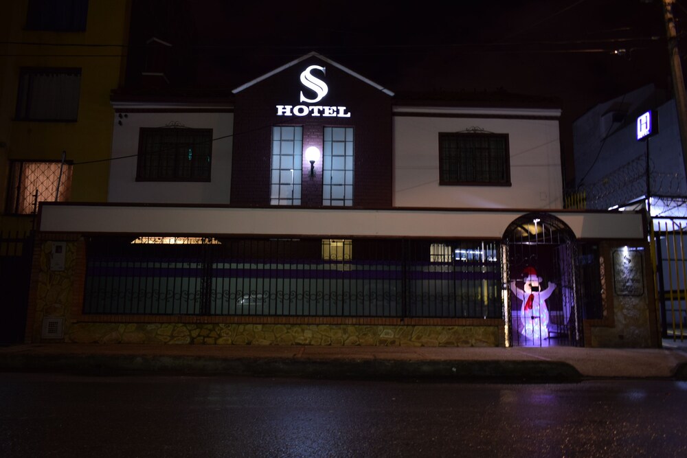 Hotel Sion Santafe - Property Image 2