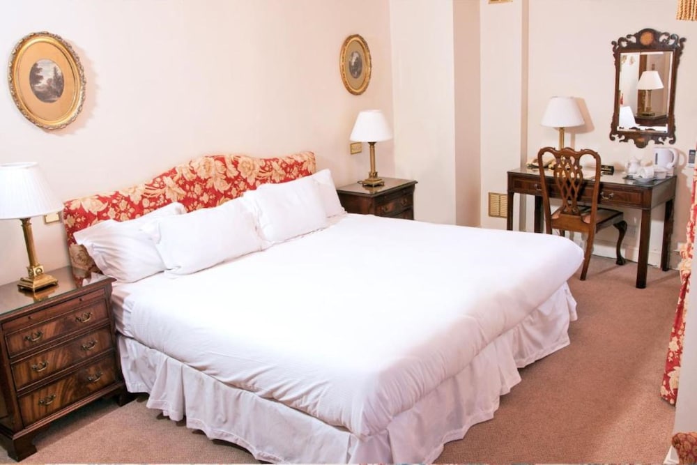 Guildford Vacations - Angel Hotel - Property Image 4