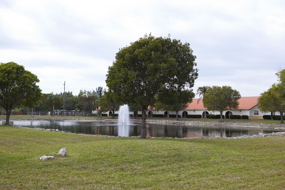 Fort Myers Vacations - Indian Creek RV Resort - Property Image 17