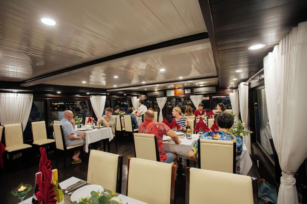 Vietsails cruises