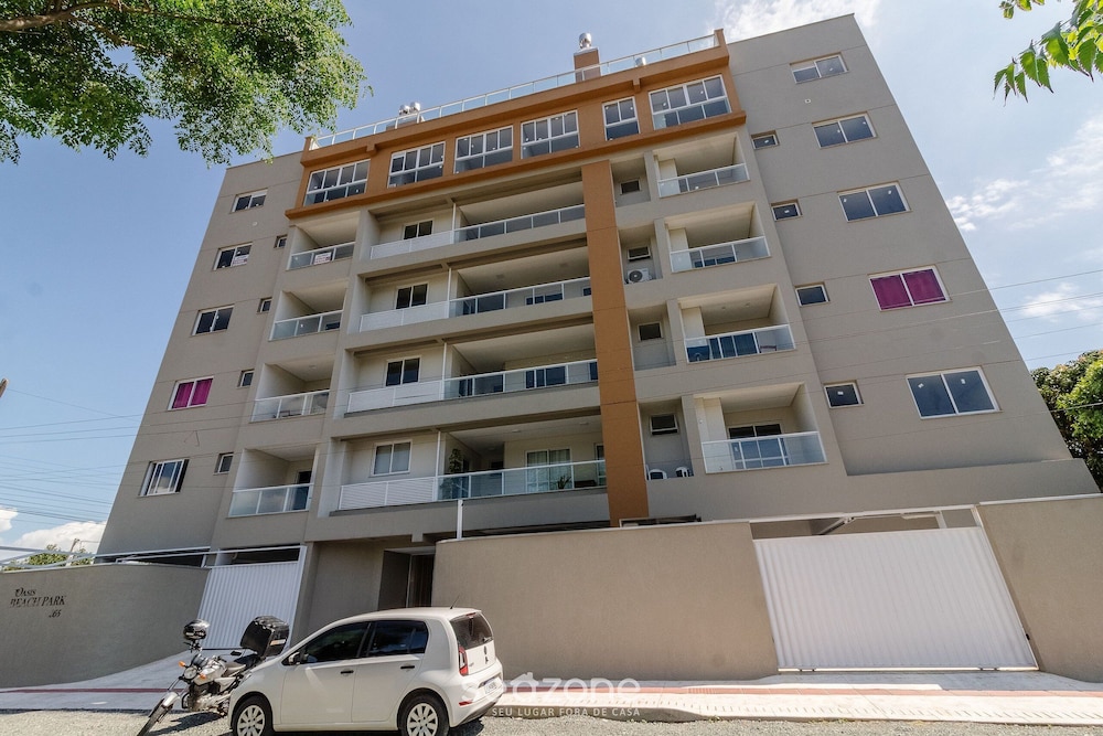 OBP \- Condomínio Moderno a 600m da Praia