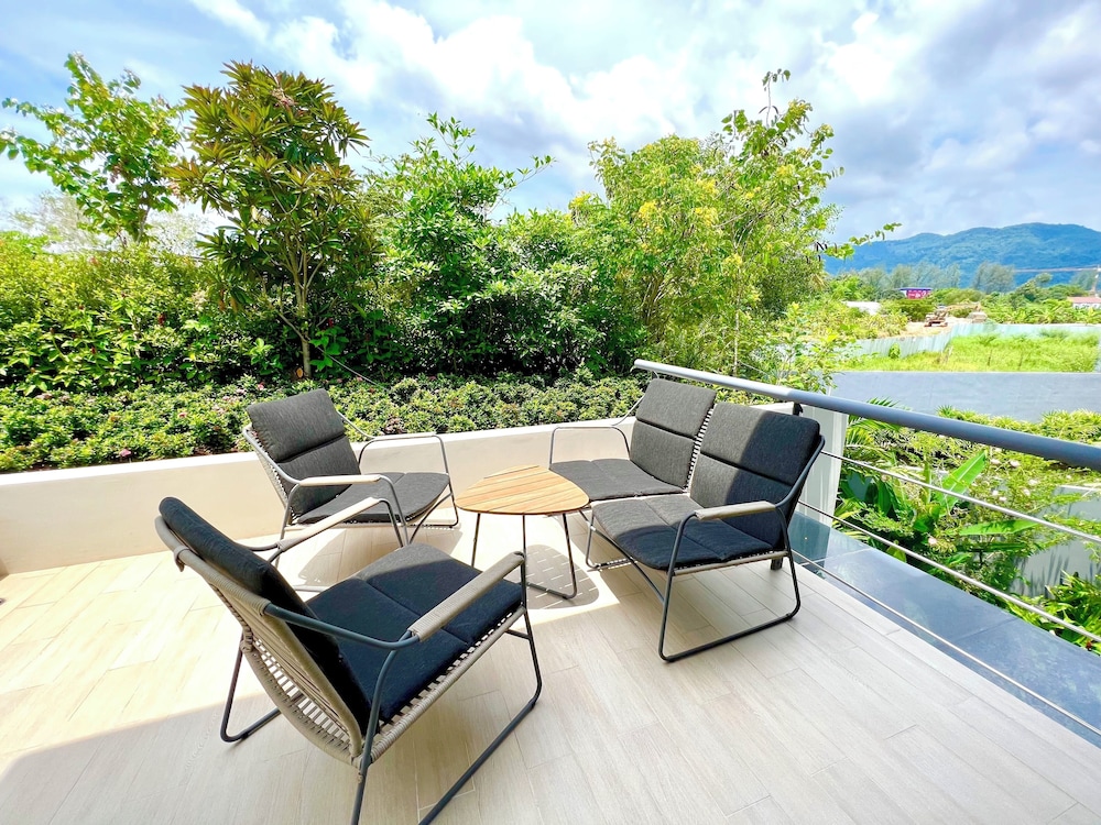 Villa Azure with Pool in Riverhouse
