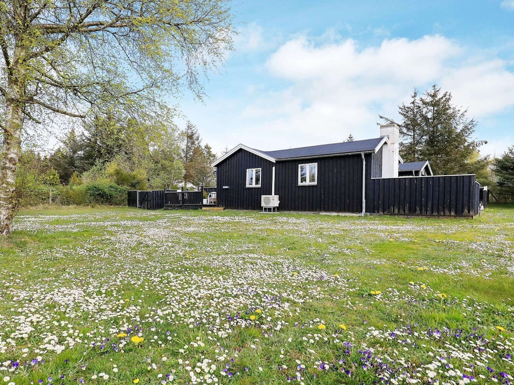 6 Person Holiday Home in Blokhus
