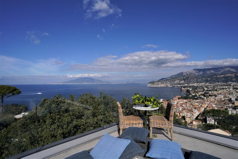 Villa Sacco in Sorrento view 3