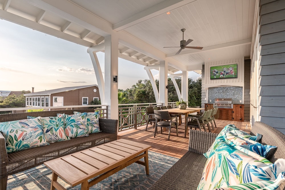 Rooftop Deck Gulf View Pool Firepit Walk to Beach Rosemary Beach