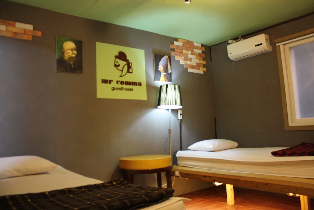 Mr.Comma Guesthouse - Hostel