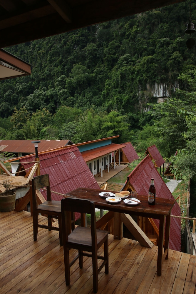 Mimosa Inn Nong Khiaw view 5