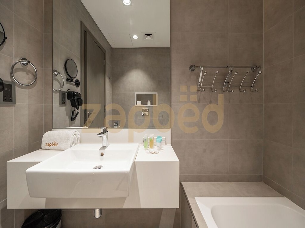 Zapbed-1 BR in District One Residence 16