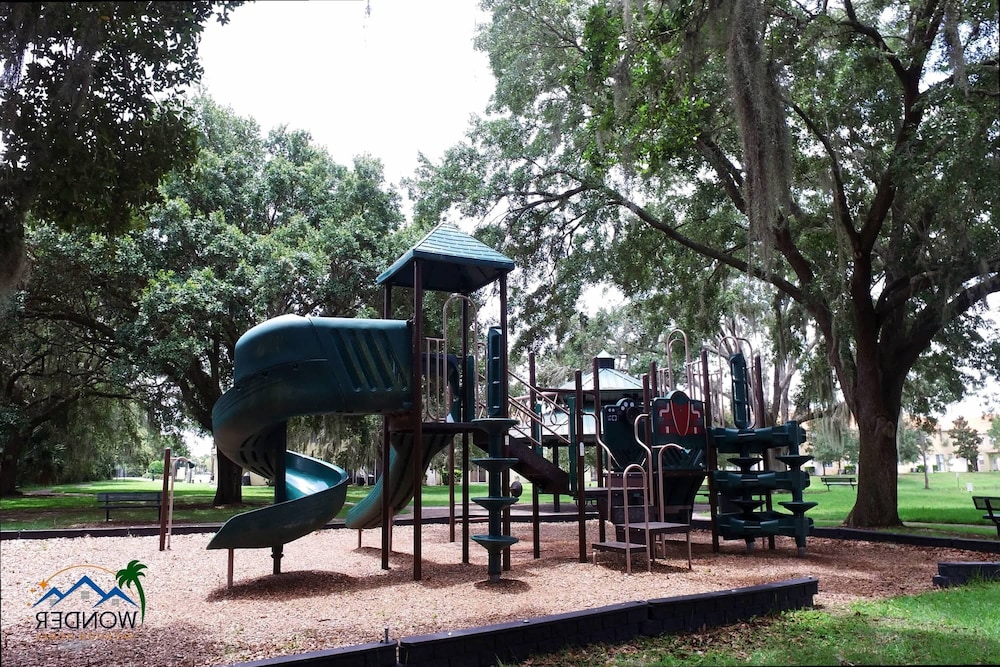 Resort-style 4BR Home Gated Community Near Disney