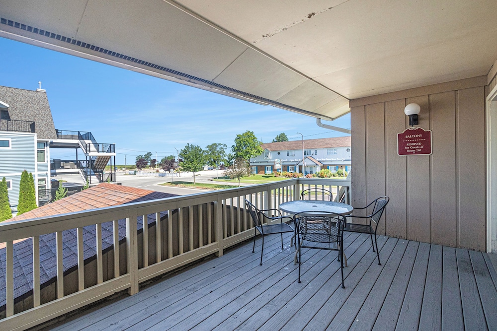 Ludington Pier House