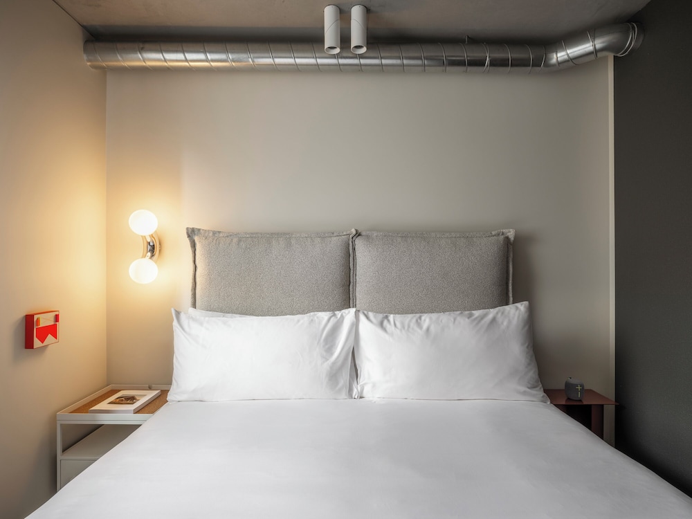 The StandardX, Melbourne 26