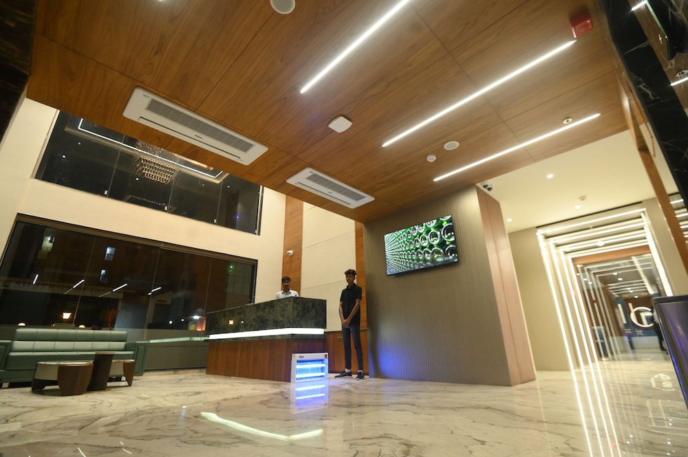 Kings Kraft Tremezzo Inn Somnath view 2