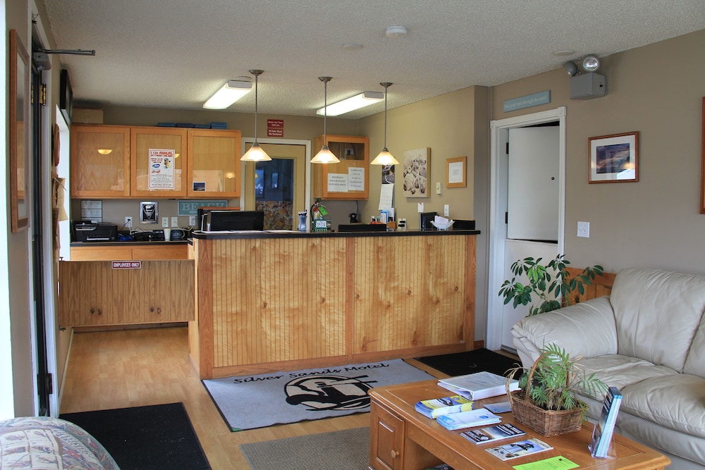 Silver Sands Motel