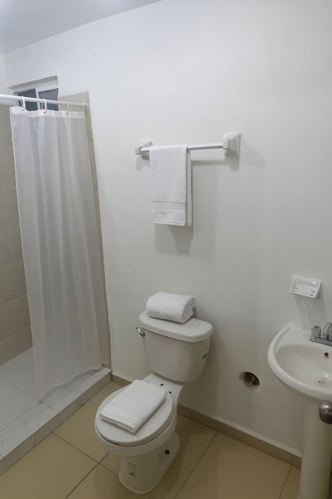 Casa 3 recámaras cerca del aeropuerto