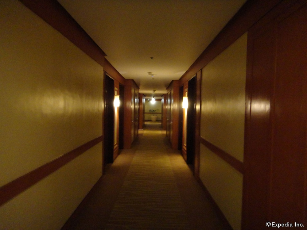 Cebu Vacations - Cebu Parklane International Hotel - Property Image 3