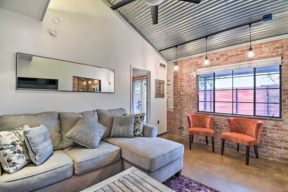 Phoenix Getaway w/ Patio, Near Roosevelt Row!