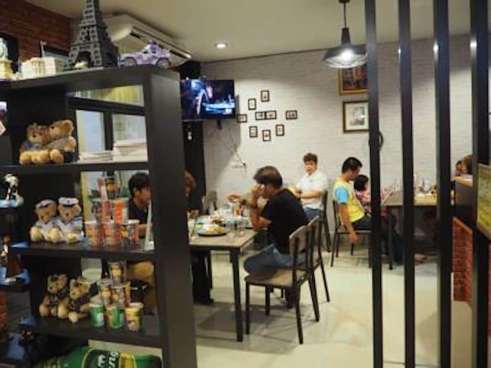 Little Bear Guesthouse and Restaurant
