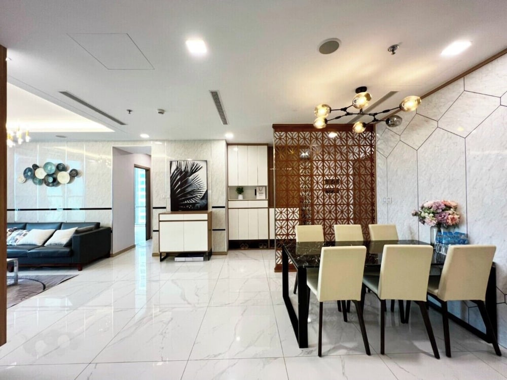 Somi Luxstay Landmark 81