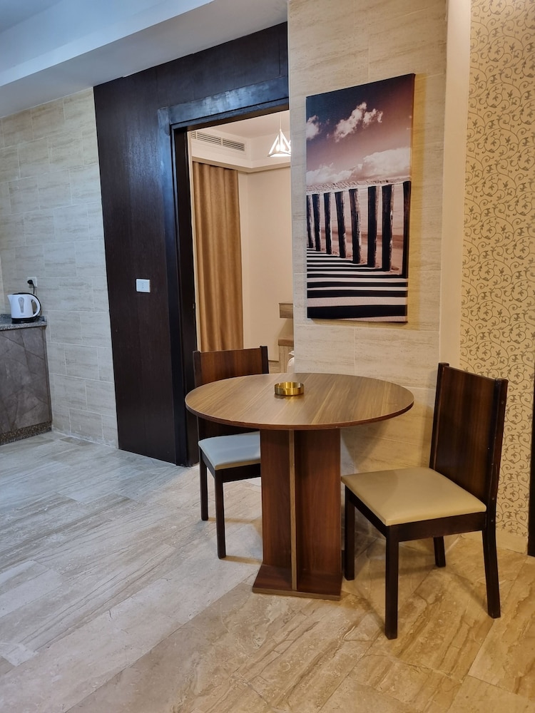 Unique 2bedroom at Abdoun 001
