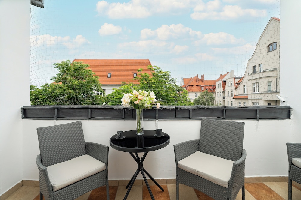 Poznan 3rd Floor Studio for 2 by Renters view 3