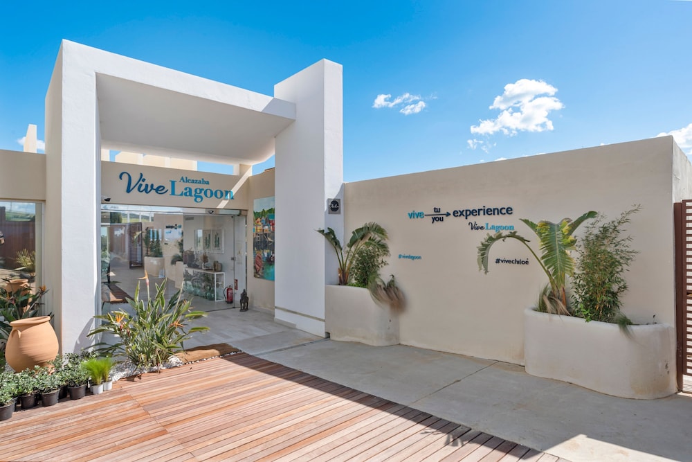 Scenic Apartment in Alcazaba Lagoon Ref M55