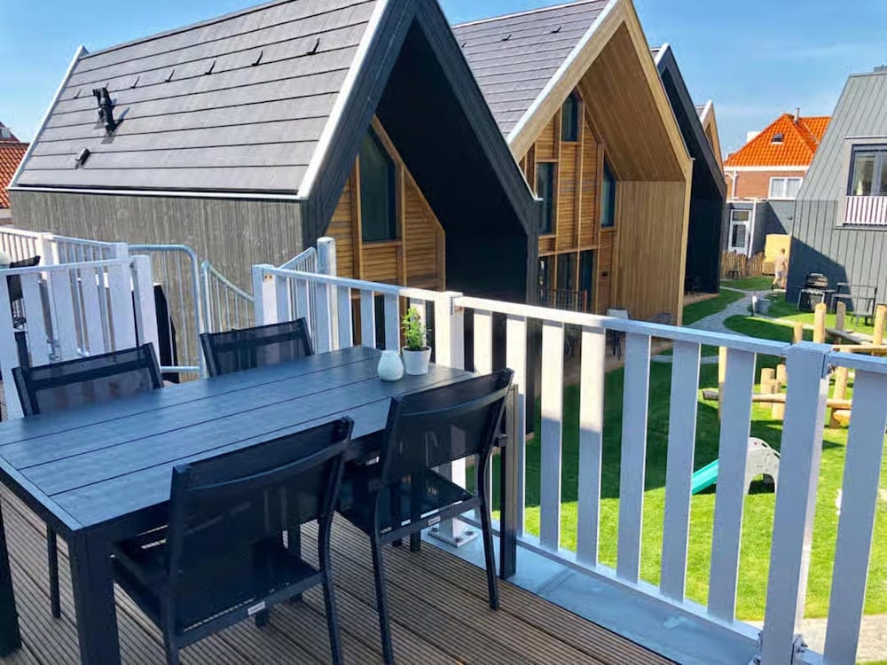 Beautiful Lodge Located on the Church Square