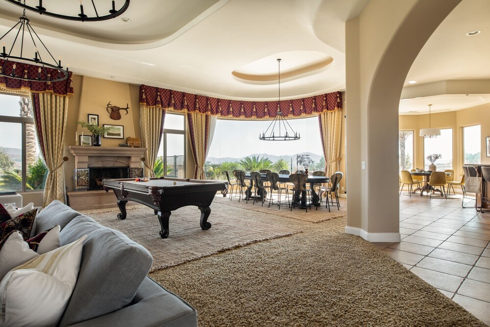 Sangiovese By Avantstay Spectacular Estate w Pool Hot Tub Putting Green