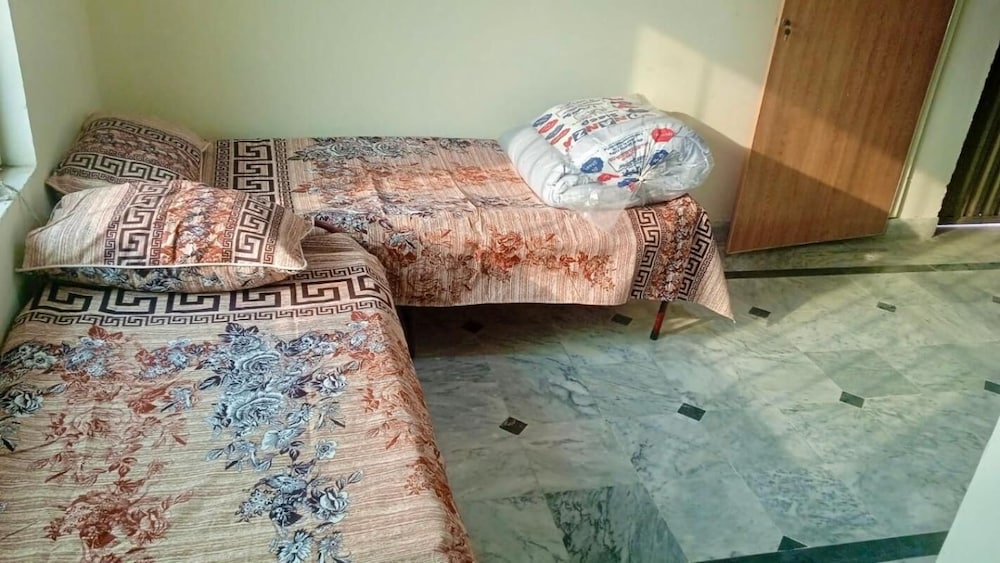 Room-cozy Guest Room in Rawalpindi - Cit