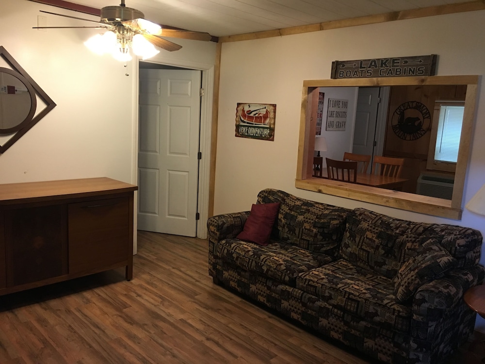 Smoky View Cottages & RV Resorts