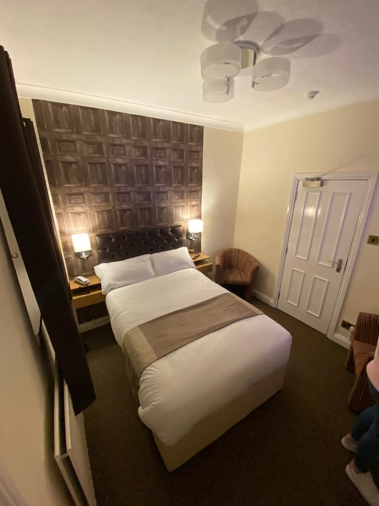 The Redwell Inn view 4