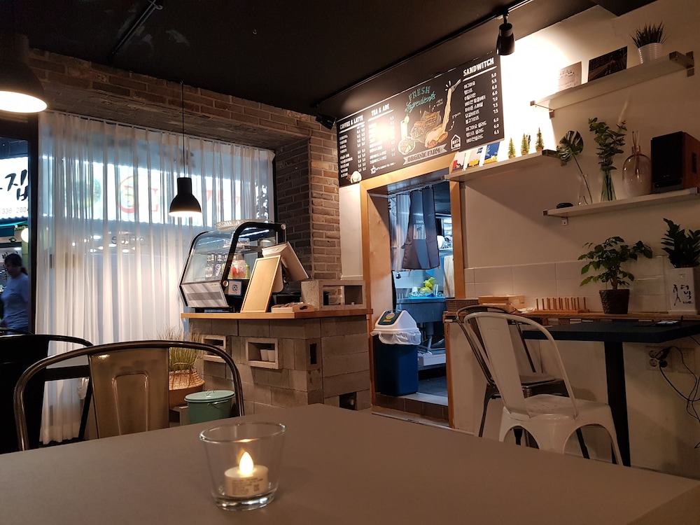 Hi Jun Guesthouse