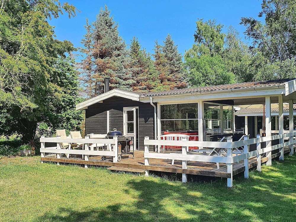 Simplistic Holiday Home in Gørlev near Sea