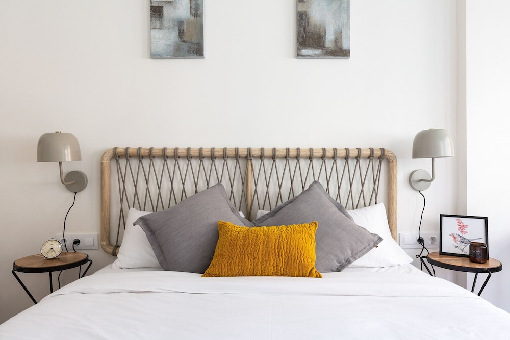 Urban Chill Apartments By Olala Homes