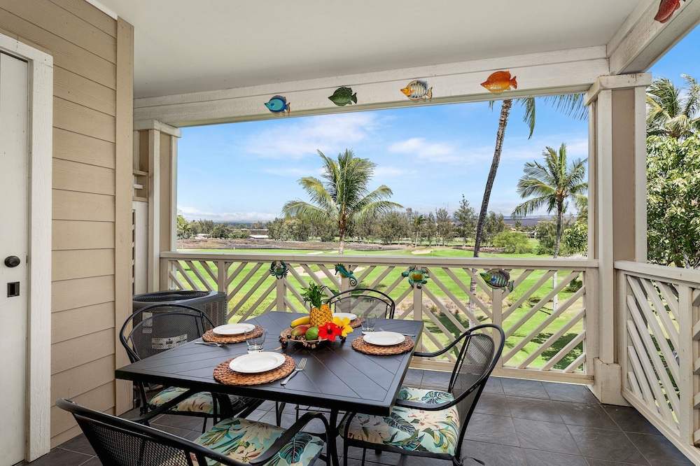 Concierge Included - Walk to Restaurants & Shopping - AC - Infinity Pool! -vrkcv
