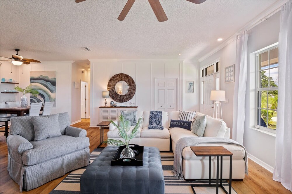 Beach Cottage 3 Bed 2 Bath Heated Pool Free Golf Cart Bring Your Boat RV Private 1AC lot