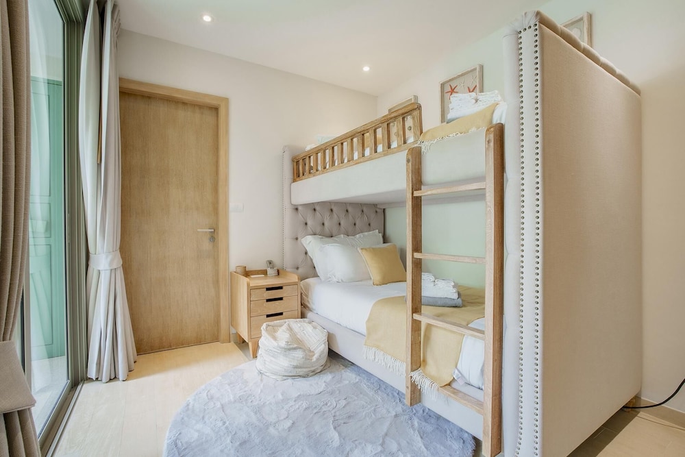 Stylish 3BR Pool Villa, Bang Tao + Airport Shuttle