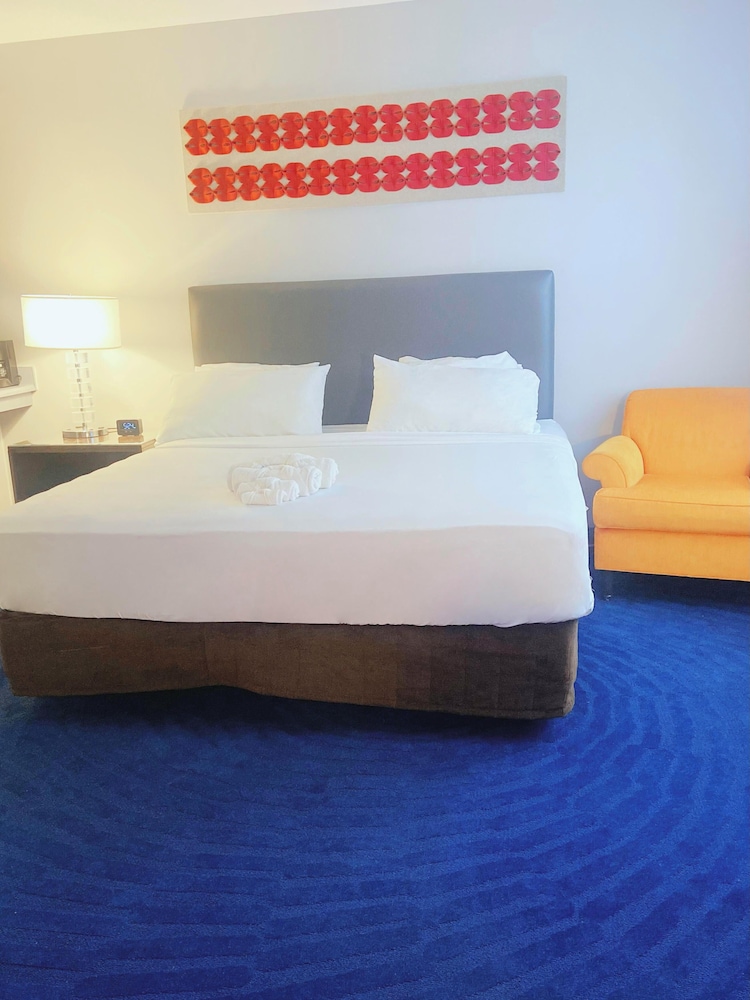 Illini Inn & Suites Hotel - Rantoul/Gifford/Champaign/Urbana view 3