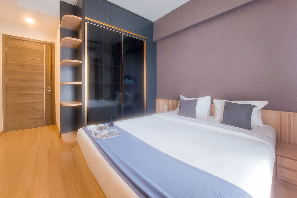 Elegant and Comfort 3BR at Sky House BSD Apartment
