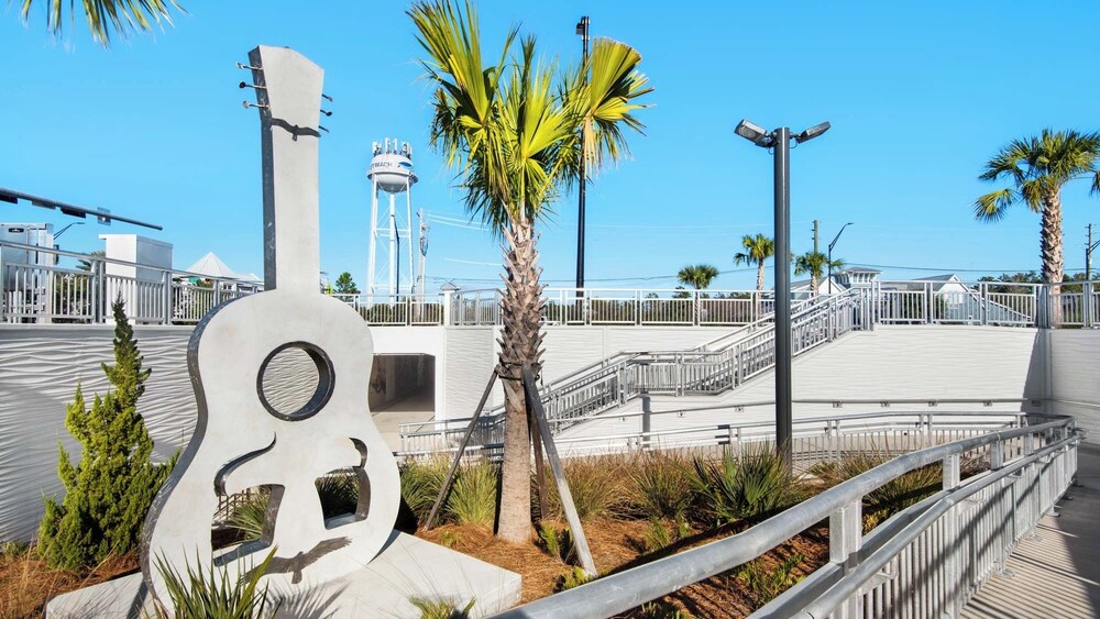 Inlet Beach Retreat With Rooftop Views, 4 Bikes + Free Attraction Tickets!
