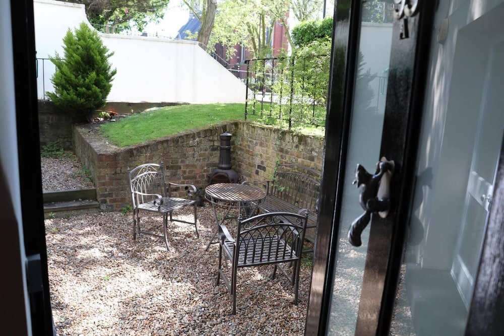 outdoor bbq area