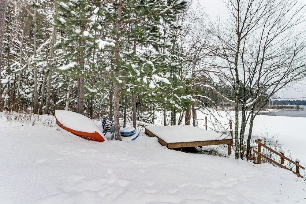 Dock & Foosball: Esquagama Lake Family Cabin