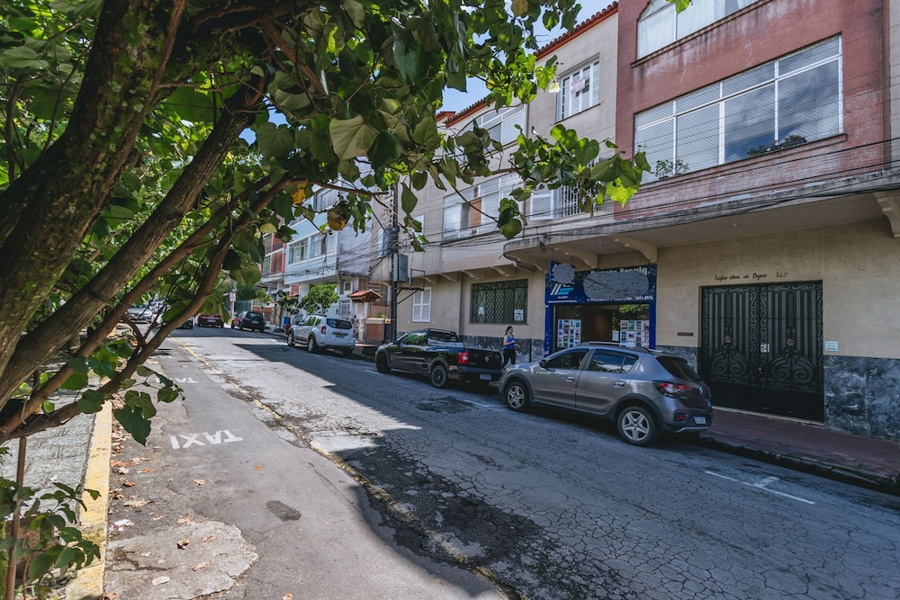 Apto bem Equipado c Wifi Lareira e boa Localiza o