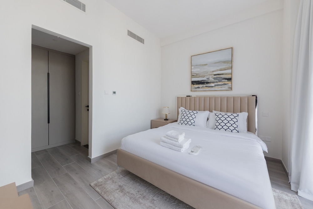 Fresh And Quiet 1BR at Noor 4 Tower