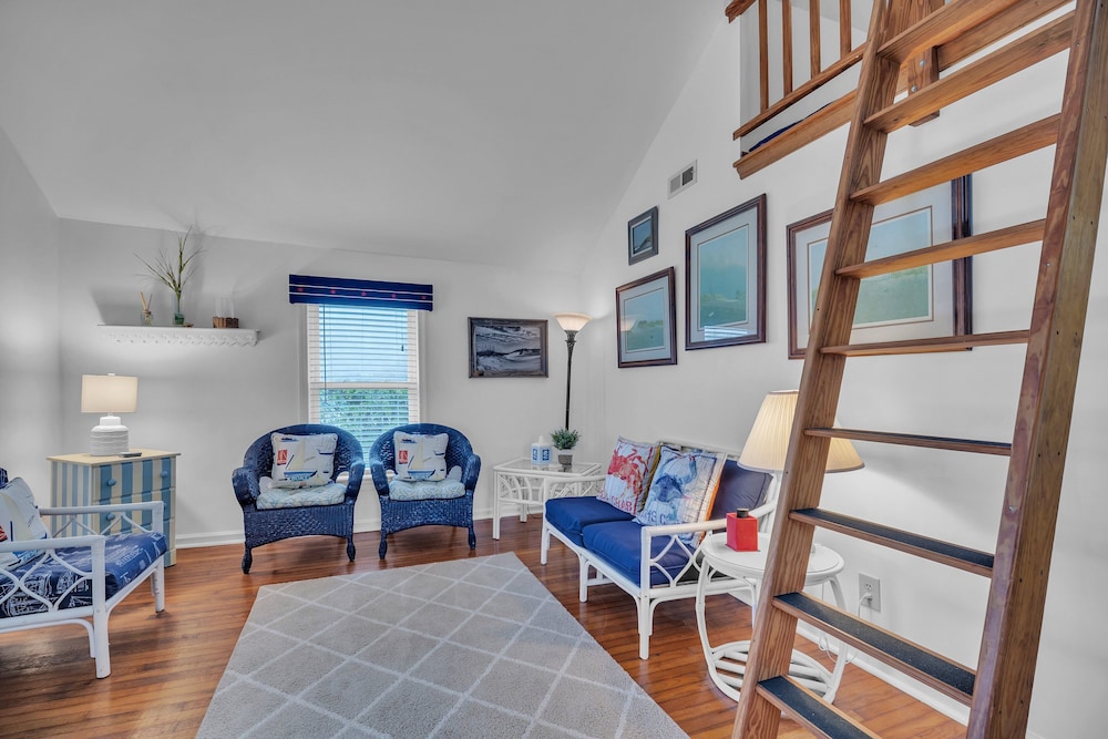 Oyster Cottage In Historic Fishing Village 2 Bedroom Cottage