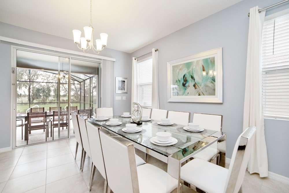 5 Bdrm Solterra New Home - Image 4