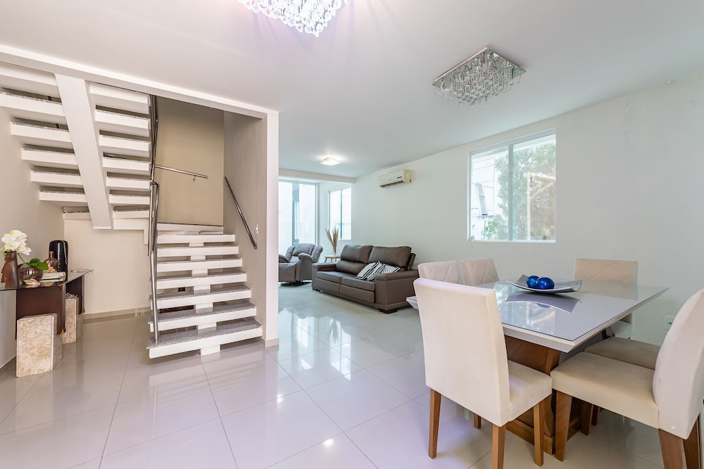 Casa 4 Suites-Com Piscina-137M